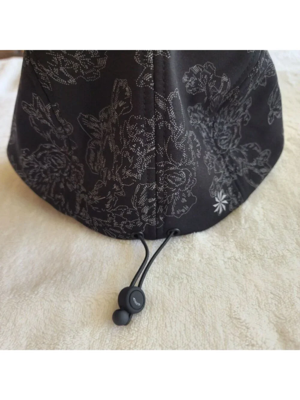 NWOT Athleta Cold Weather Train Cap, Black Floral Printed